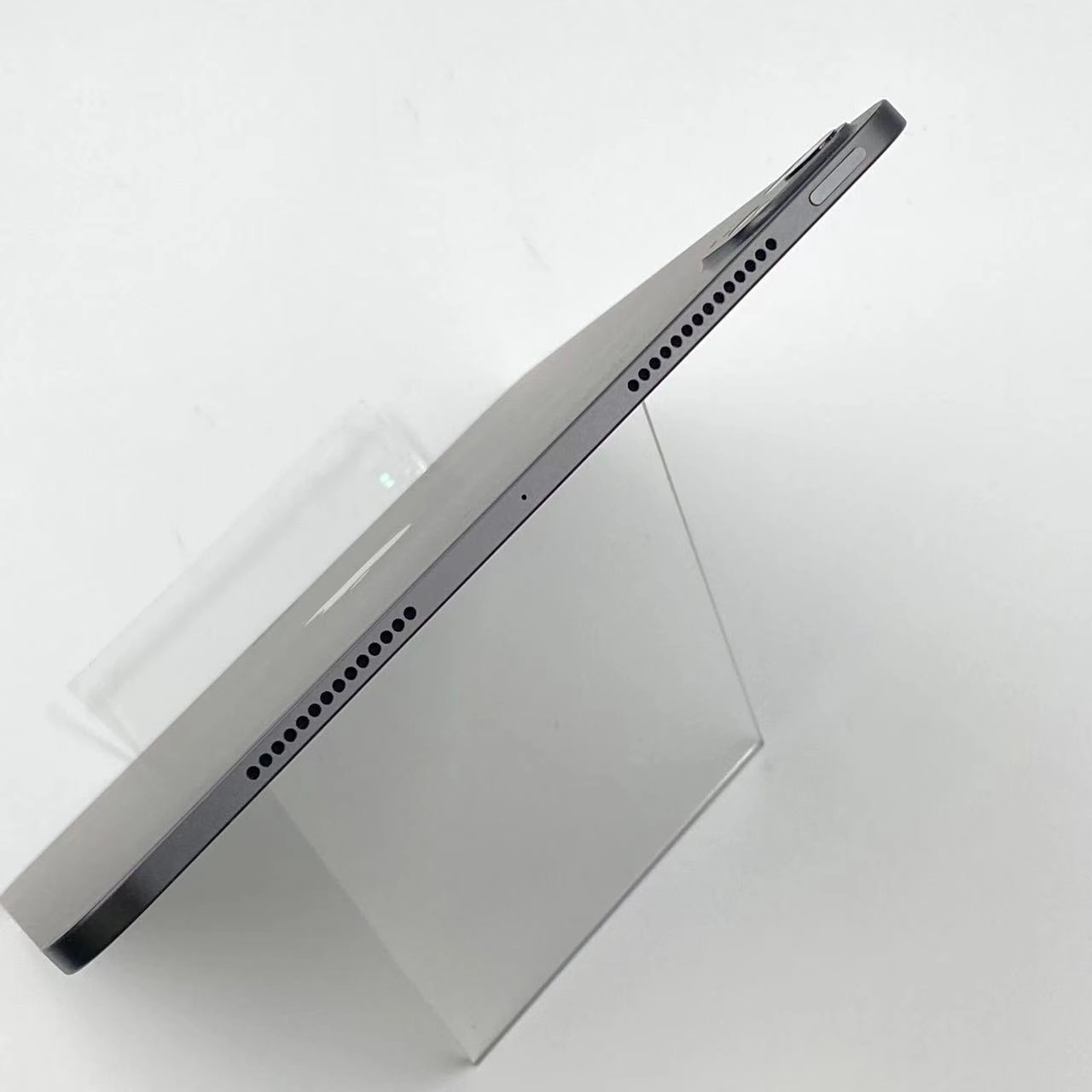 iPad Pro 11インチ 第5世代 256GB Wi-Fiモデル MVV83J/A 新品同様