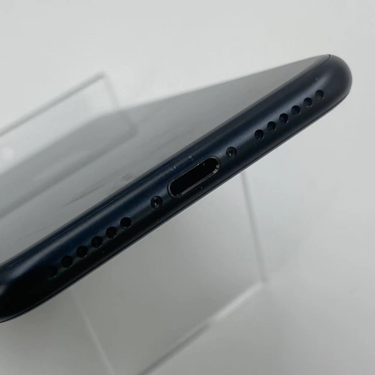 iPhoneSE 第3世代 128GB MMYF3J/A Apple版SIMフリー 美品