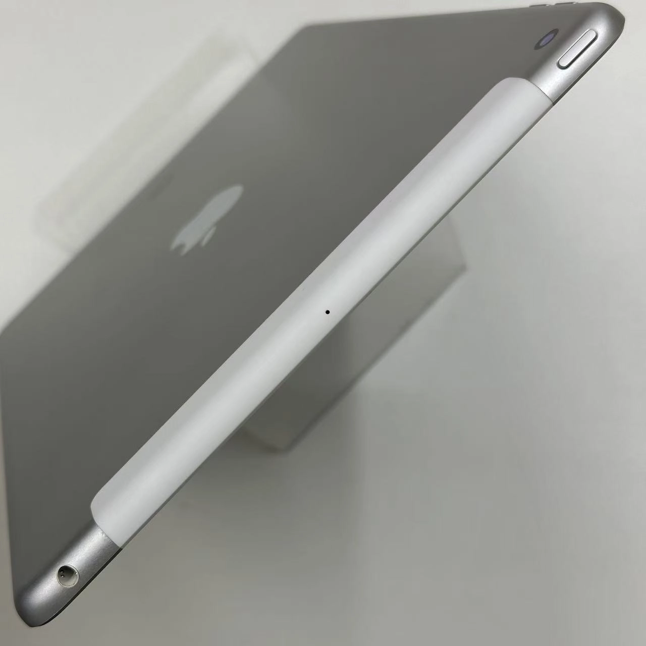 iPad 第7世代 Wi-Fi+Cellularモデル 32GB MW6C2J/A SoftBank版SIMフリー 極美品