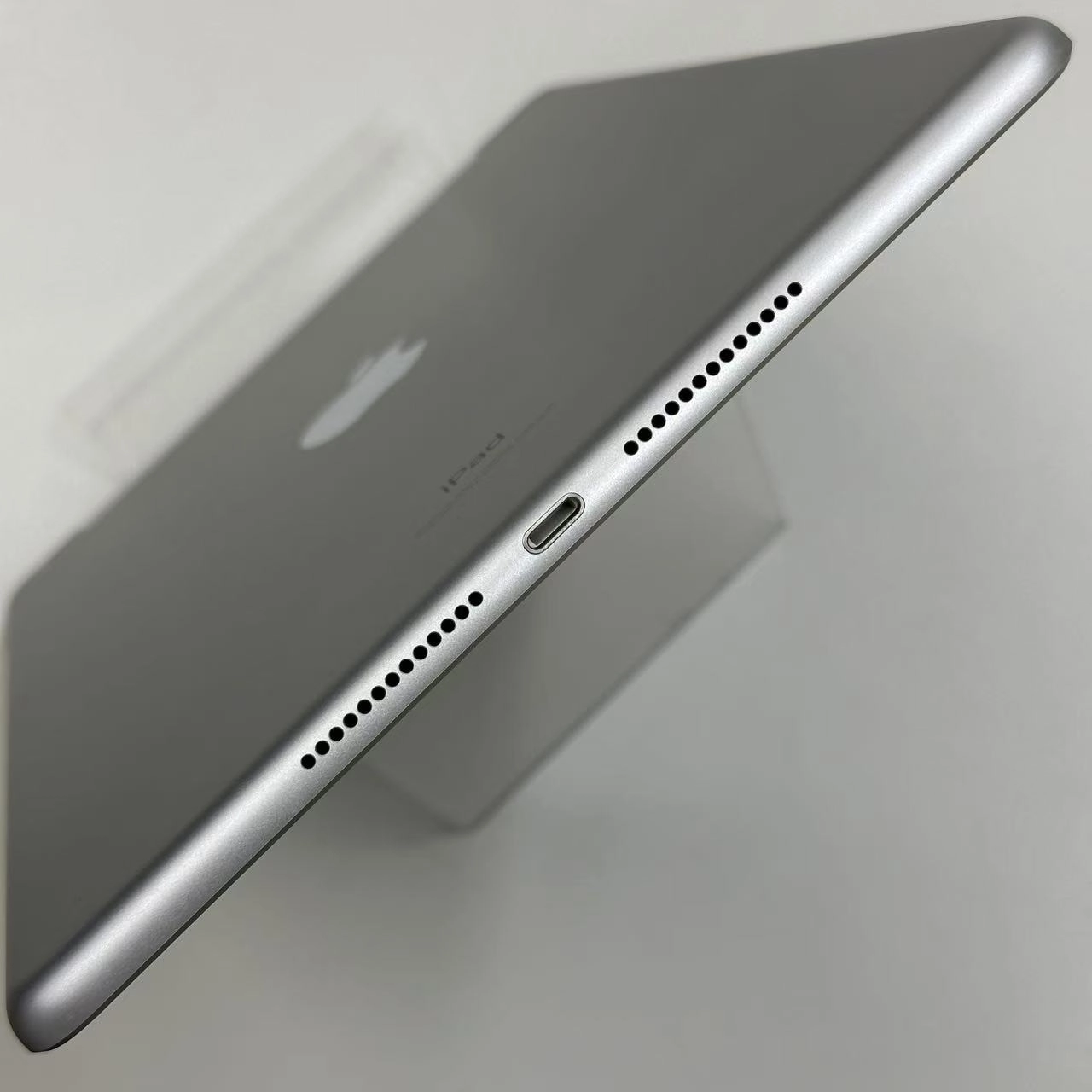 iPad 第7世代 Wi-Fi+Cellularモデル 32GB MW6C2J/A SoftBank版SIMフリー 極美品