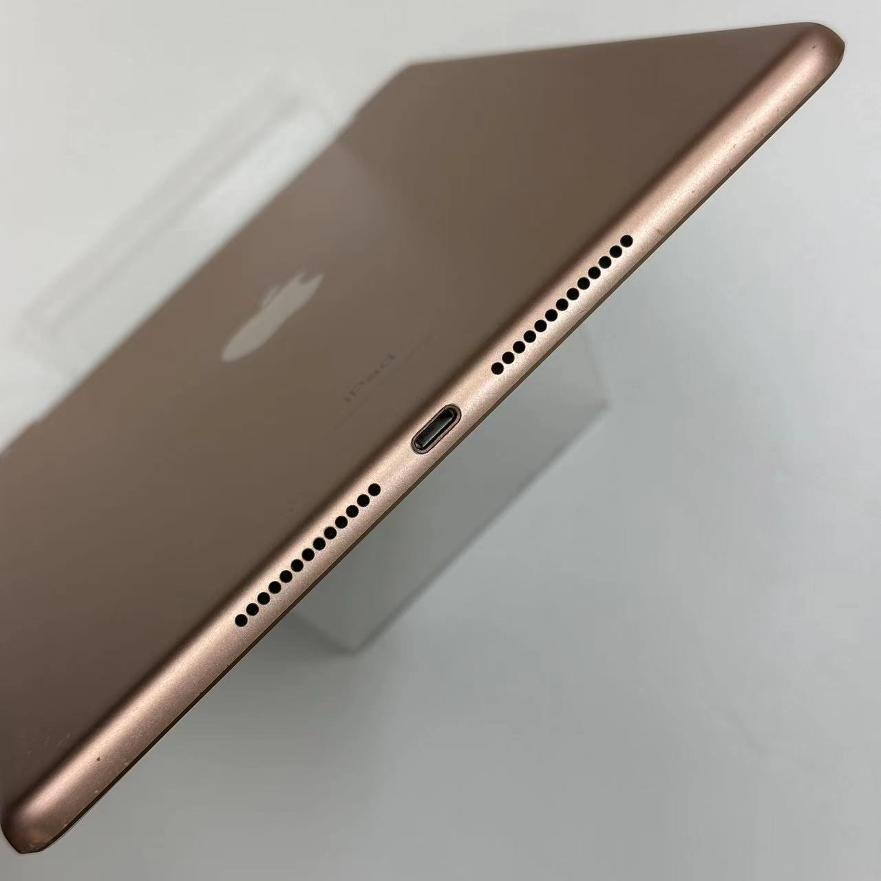 iPad 第8世代 32GB MYMK2J/A au版SIMフリー