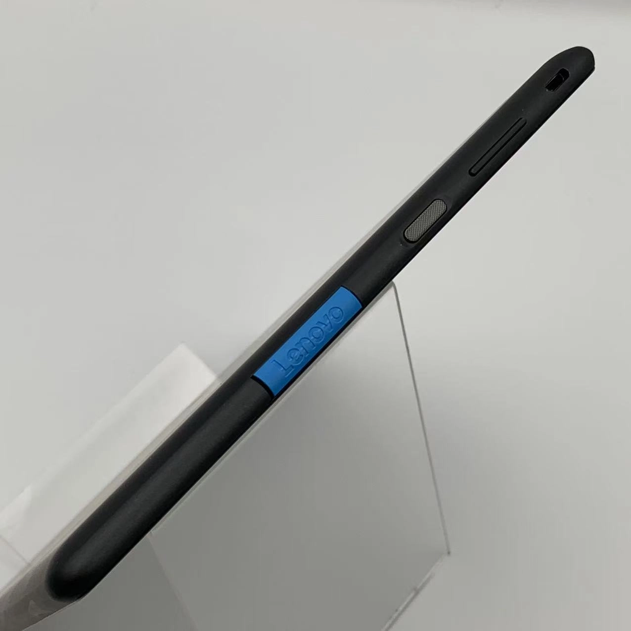 Lenovo Tab E10 16GB - TB-X104F Wi-Fi