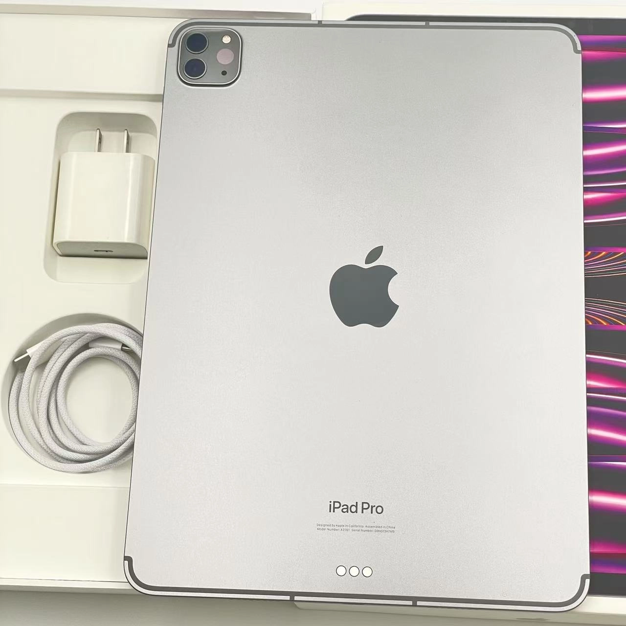 iPad Pro 11インチ 第4世代 128GB  MNYC3J/A Apple版SIMフリー 美品