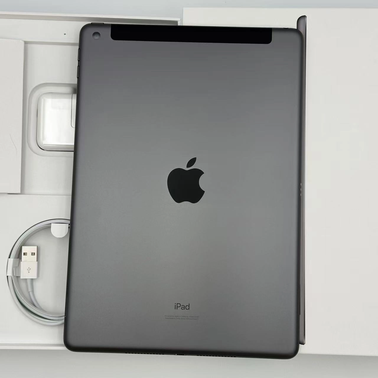 iPad 第7世代 Wi-Fi+Cellularモデル 32GB MW6A2J/A SoftBank版SIMフリー 極美品