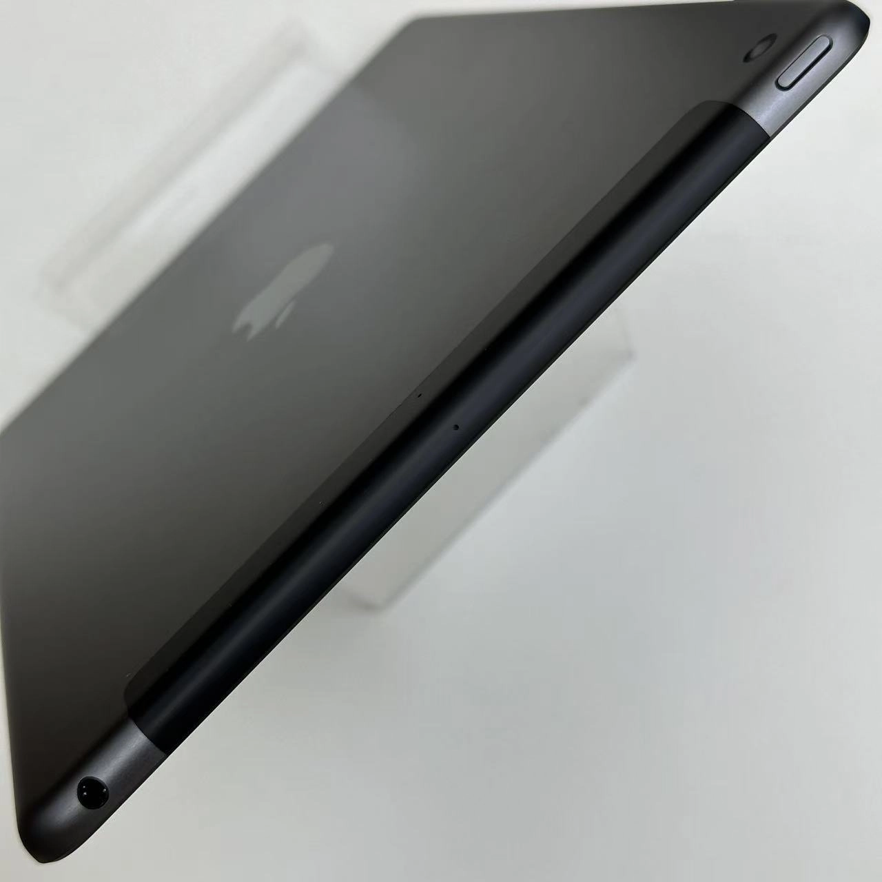 iPad 第7世代 Wi-Fi+Cellularモデル 32GB MW6A2J/A SoftBank版SIMフリー 極美品