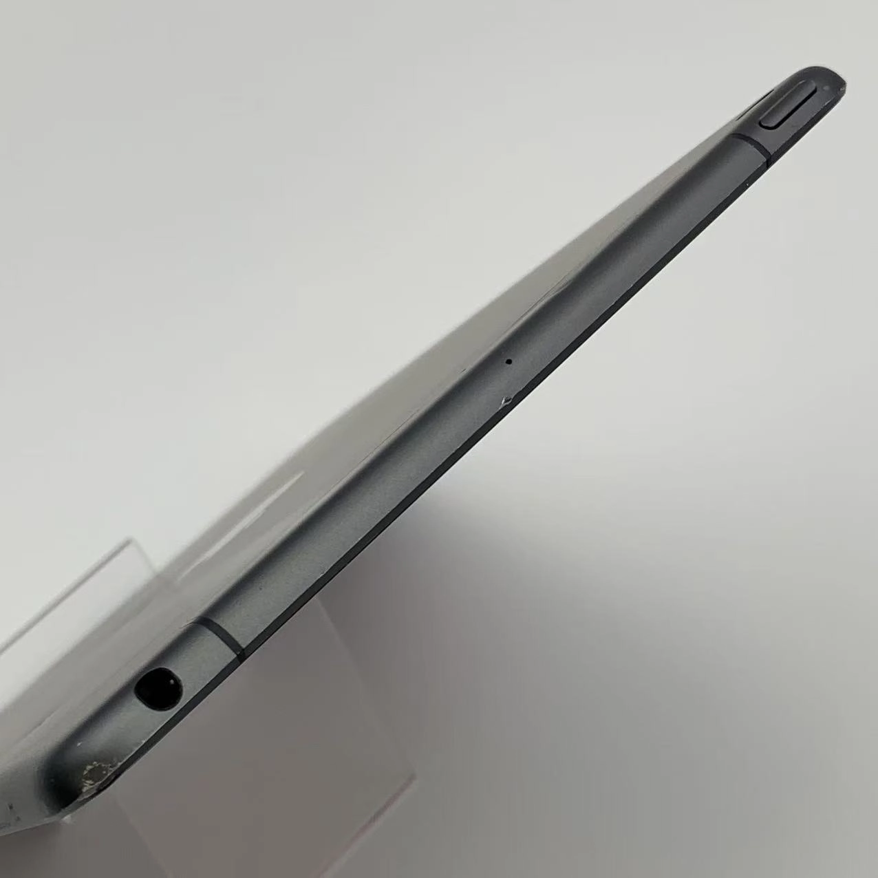 iPad mini 第5世代 256GB スペースグレイ MUXC2KH/A 海外版SIMフリー