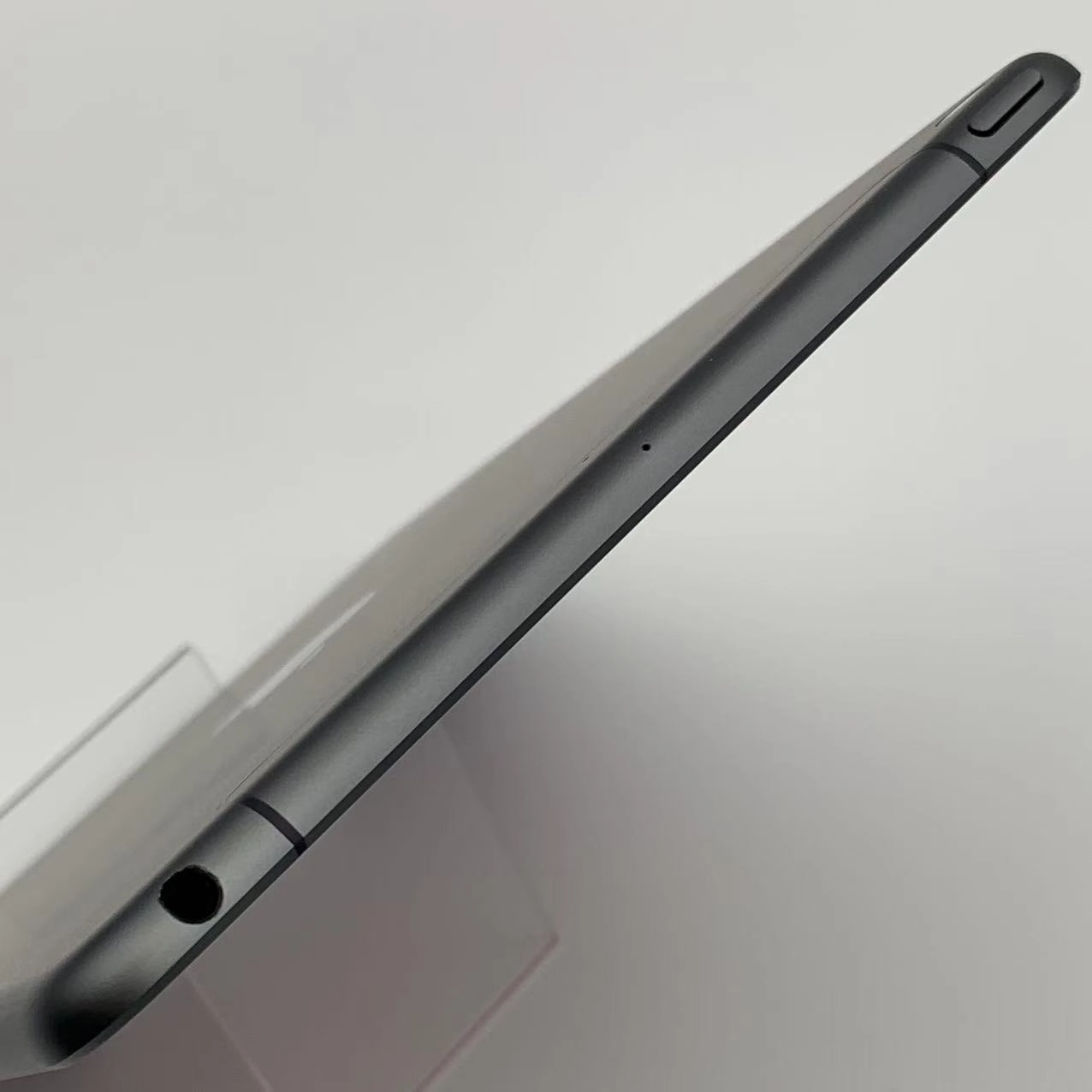 iPad mini 第5世代 256GB スペースグレイ MUXC2KH/A 海外版SIMフリー