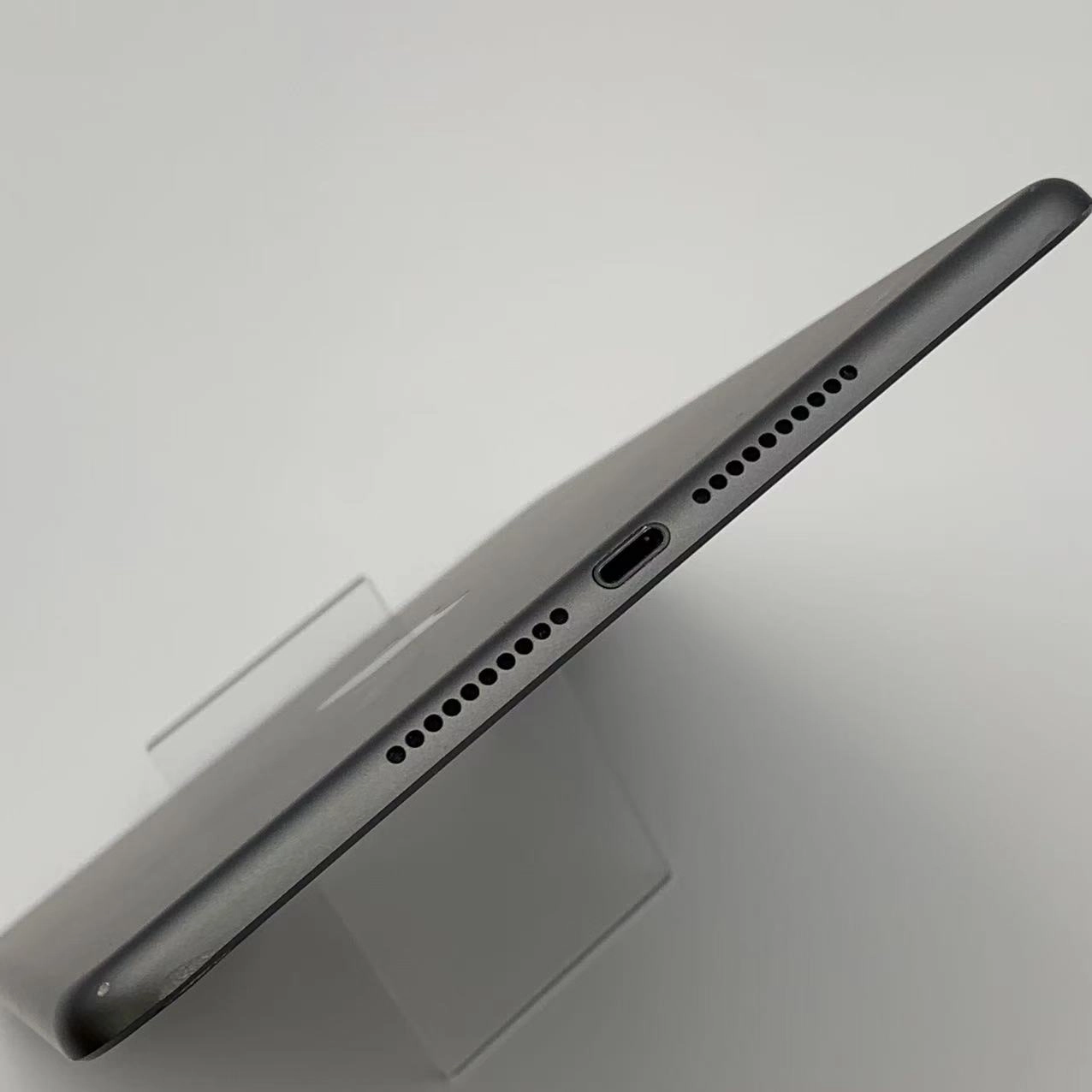 iPad mini 第5世代 Wi-Fiモデル 64GB スペースグレイ MUQW2ZP/A