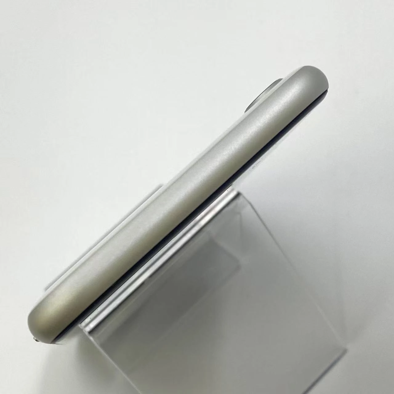 iPhoneSE 第2世代 256GB MXVU2J/A Apple版SIMフリー 美品 ホワイト