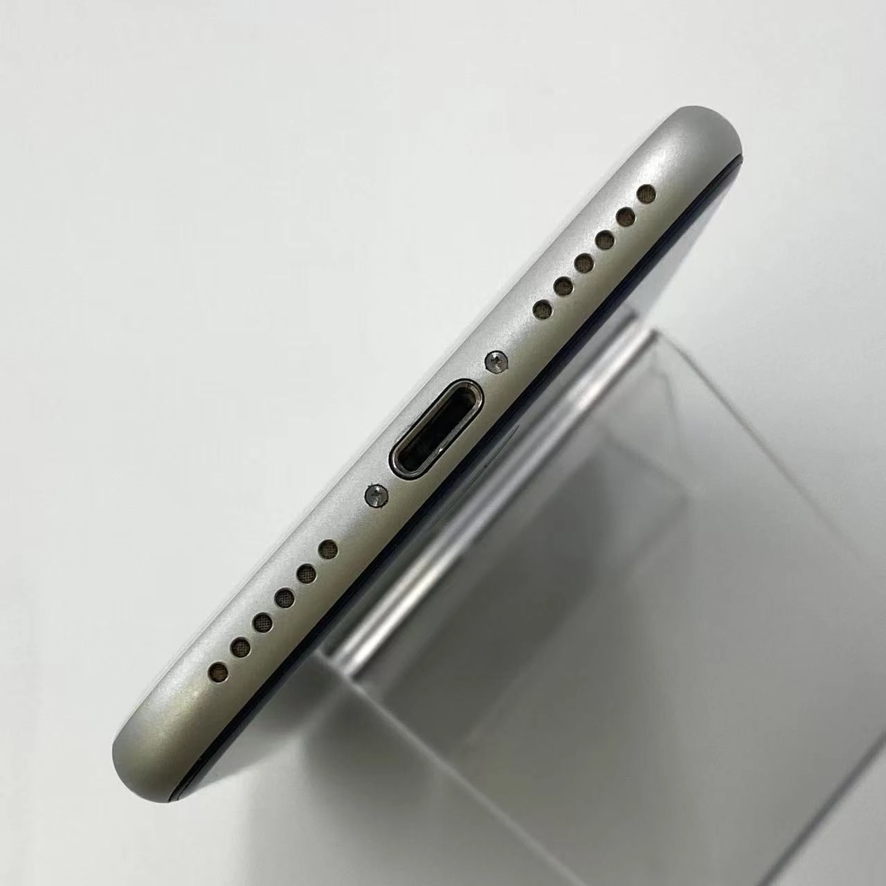 iPhoneSE 第2世代 256GB MXVU2J/A Apple版SIMフリー ホワイト