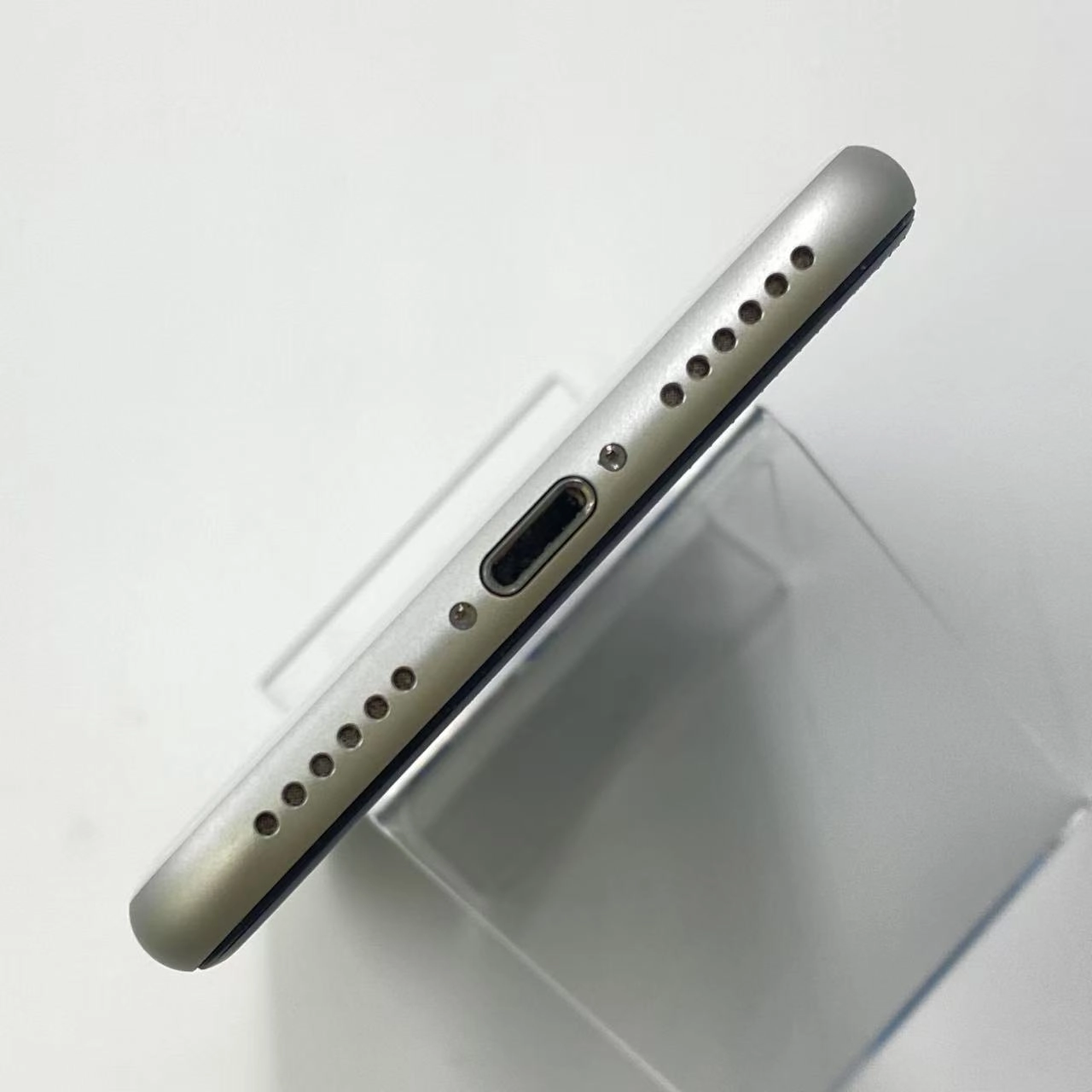 iPhoneSE 第2世代 256GB MXVU2J/A Apple版SIMフリー 極美品 ホワイト