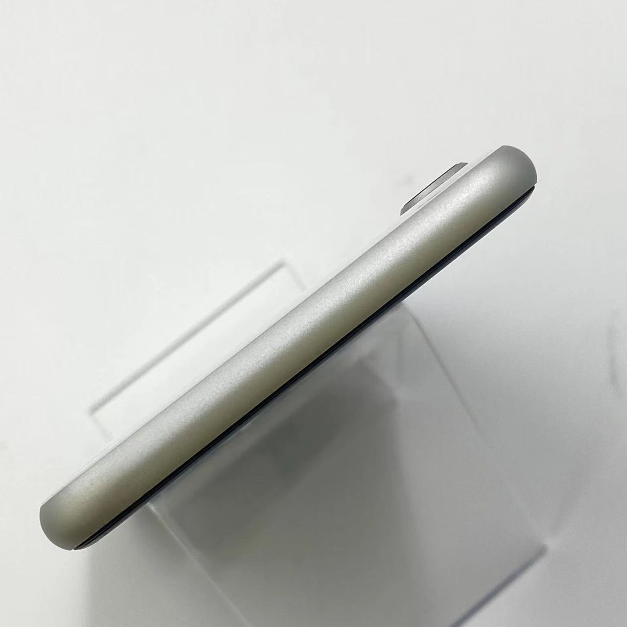 iPhoneSE 第2世代 256GB MXVU2J/A Apple版SIMフリー 極美品 ホワイト