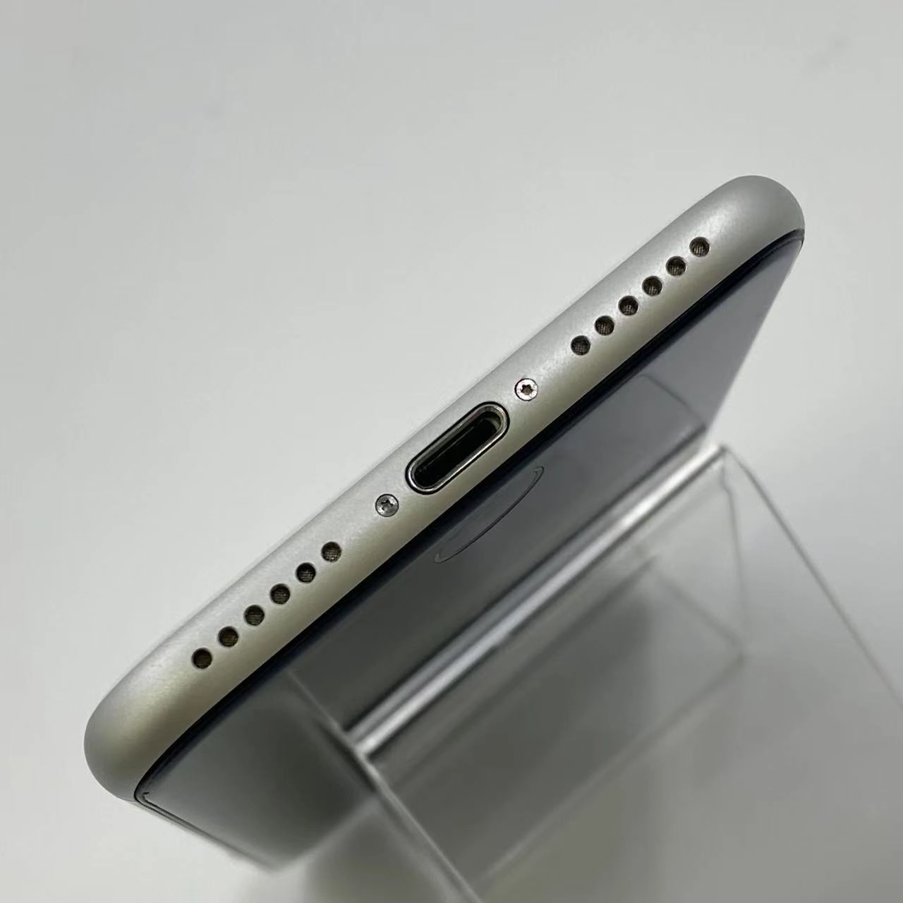 iPhoneSE 第2世代 256GB MHGX3J/A Apple版SIMフリー 訳あり品 ホワイト