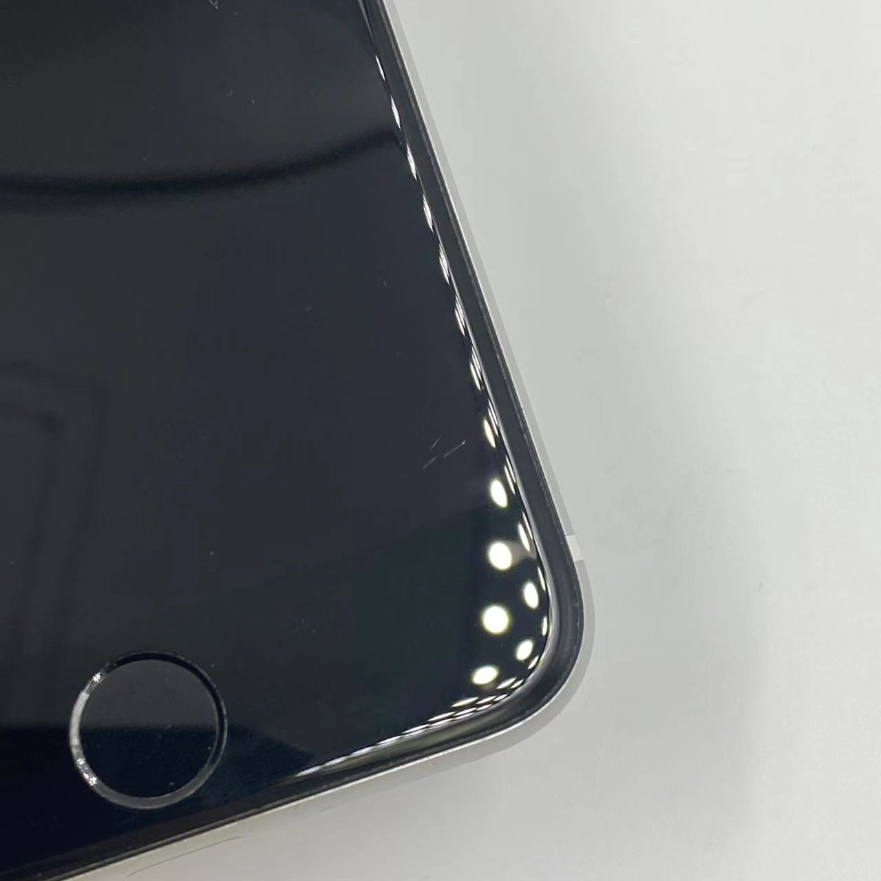 iPhoneSE 第2世代 256GB MHGX3J/A Apple版SIMフリー 訳あり品 ホワイト