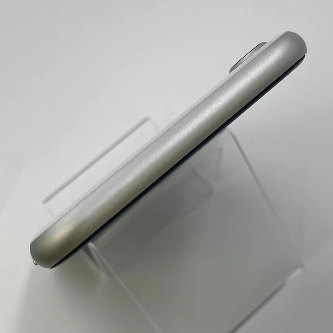 iPhoneSE 第2世代 256GB Mバッテリー100％ Apple版SIMフリー極美品 ホワイト