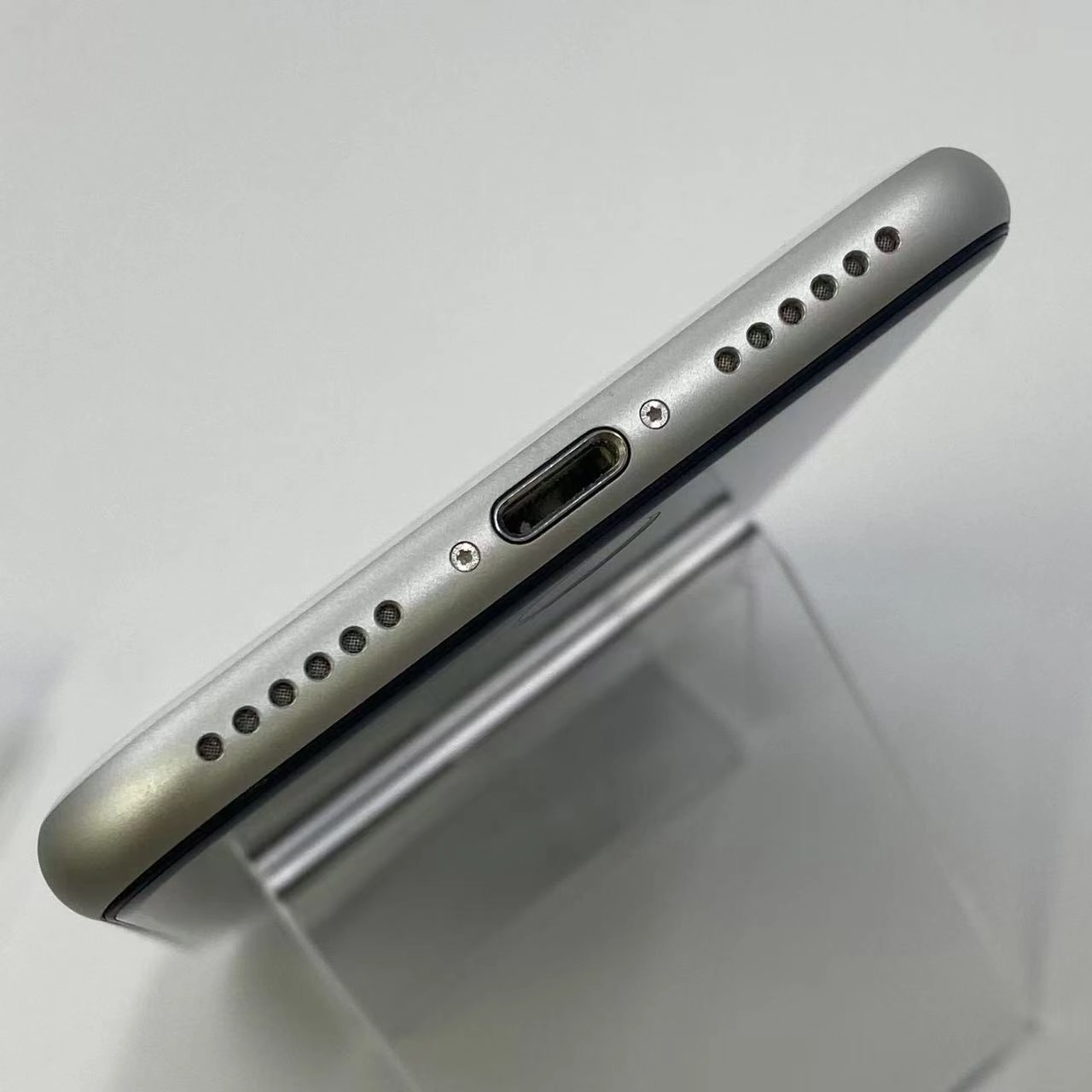 iPhoneSE 第2世代 256GB Mバッテリー100％ Apple版SIMフリー極美品 ホワイト