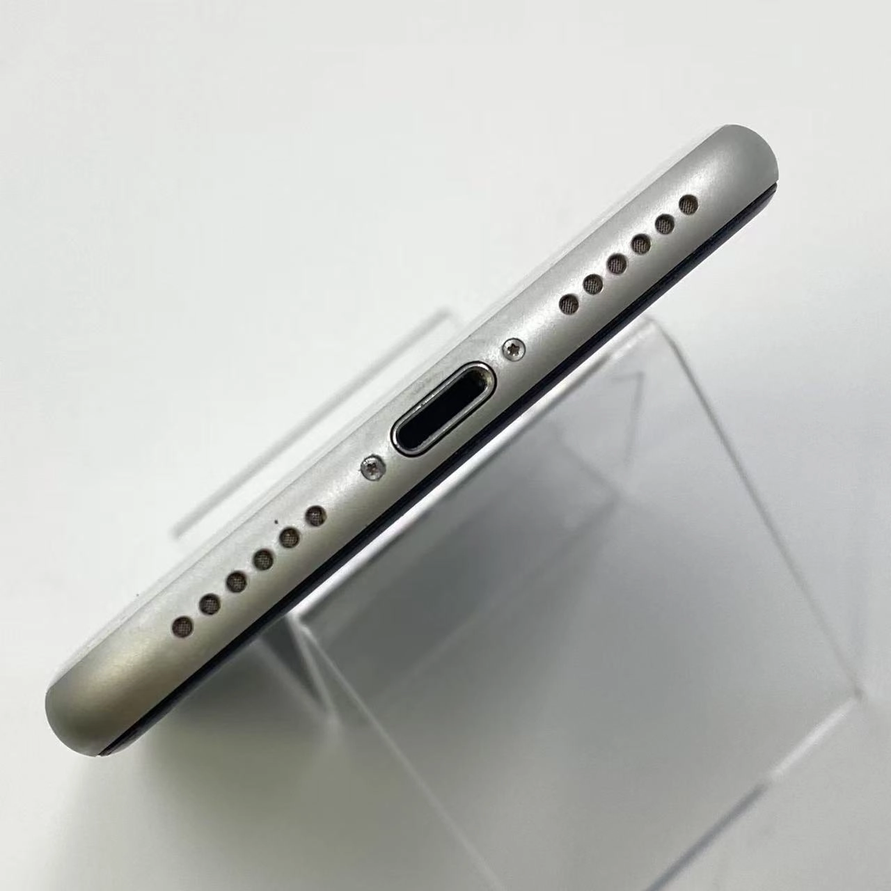 iPhoneSE 第2世代 256GB MXVU2J/A Apple版SIMフリー ホワイト