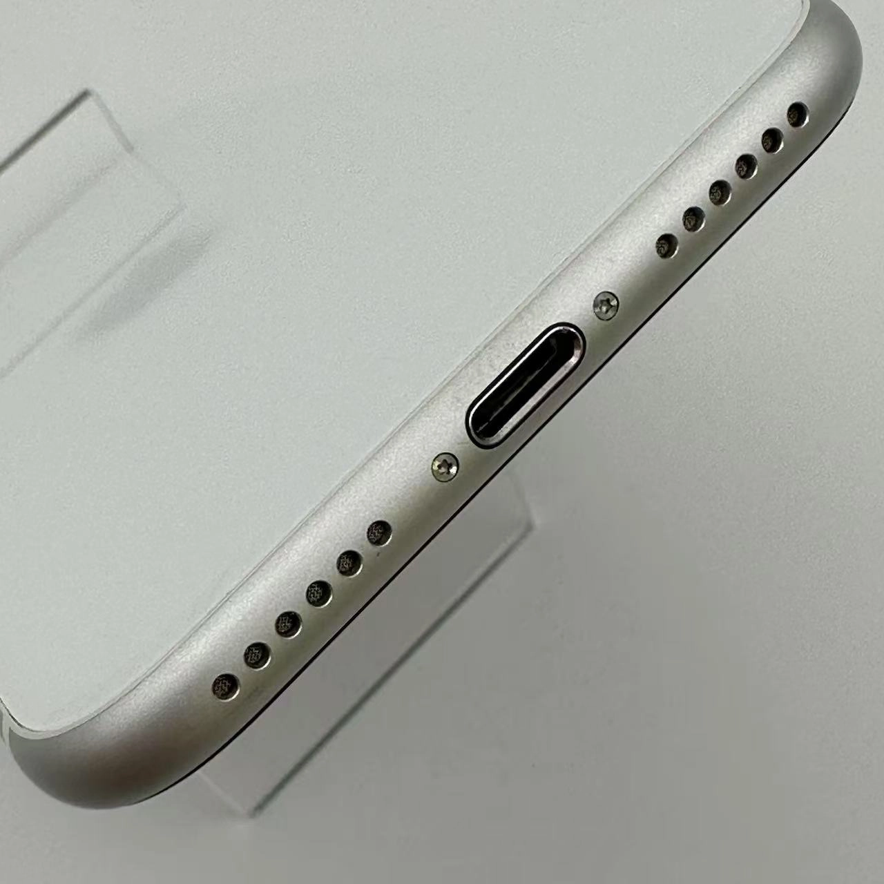 iPhoneSE 第2世代 256GB MXVU2J/A Apple版SIMフリー 訳あり品 ホワイト