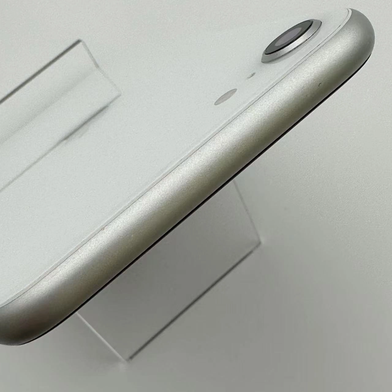 iPhoneSE 第2世代 256GB NXVU2J/A AU版SIMフリー 訳あり品 ホワイト au