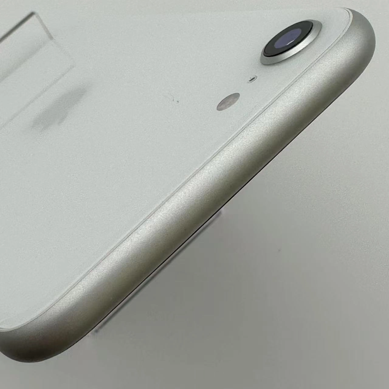 iPhoneSE 第2世代 256GB MHGX3J/A Apple版SIMフリー 訳あり品 ホワイト