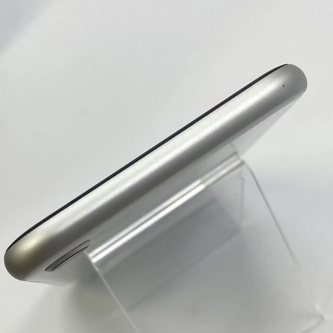 iPhoneSE 第2世代 256GB MXVU2J/A Apple版SIMフリー 美品 ホワイト