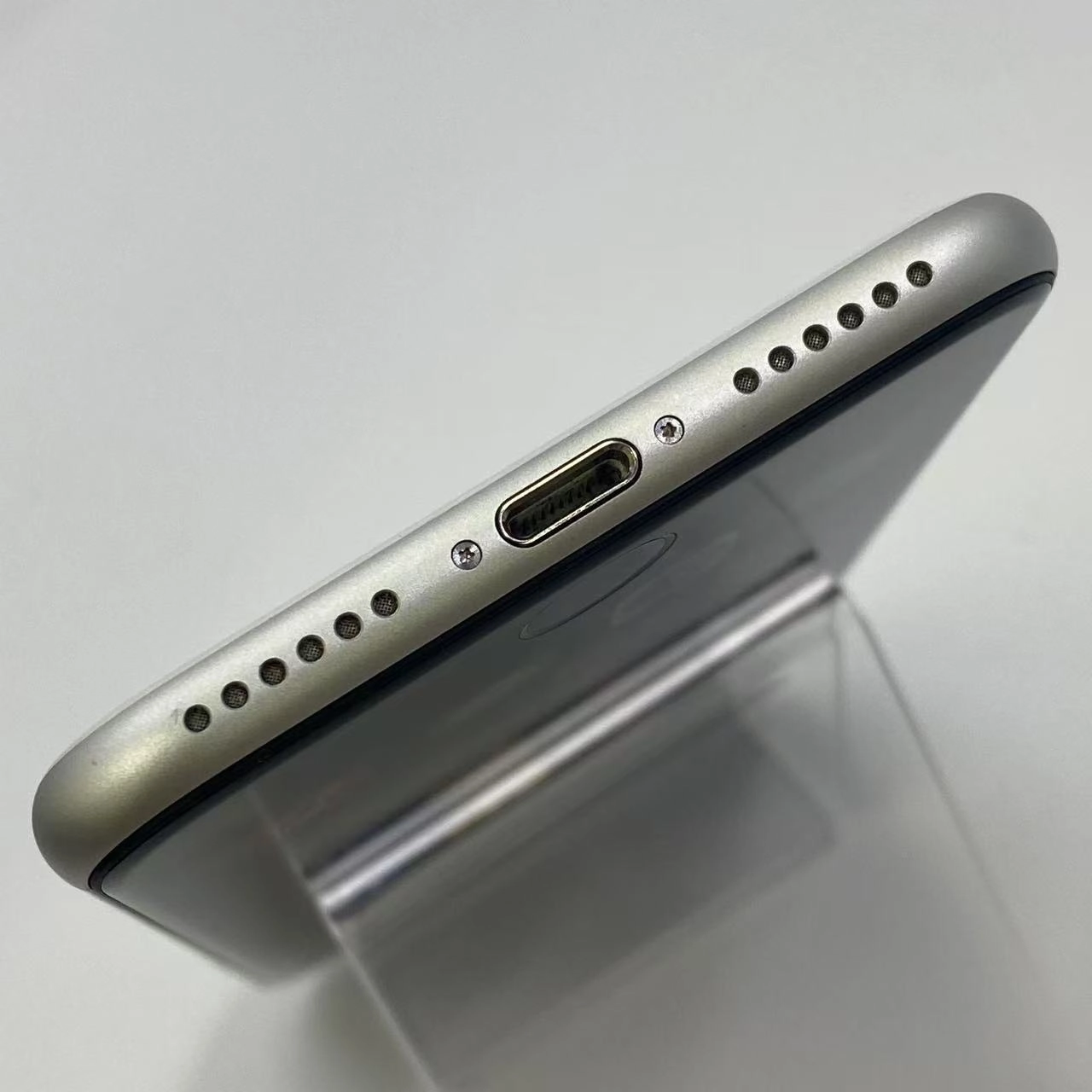 iPhoneSE 第2世代 256GB MHGX3J/A Apple版SIMフリー ジャンク品 ホワイト