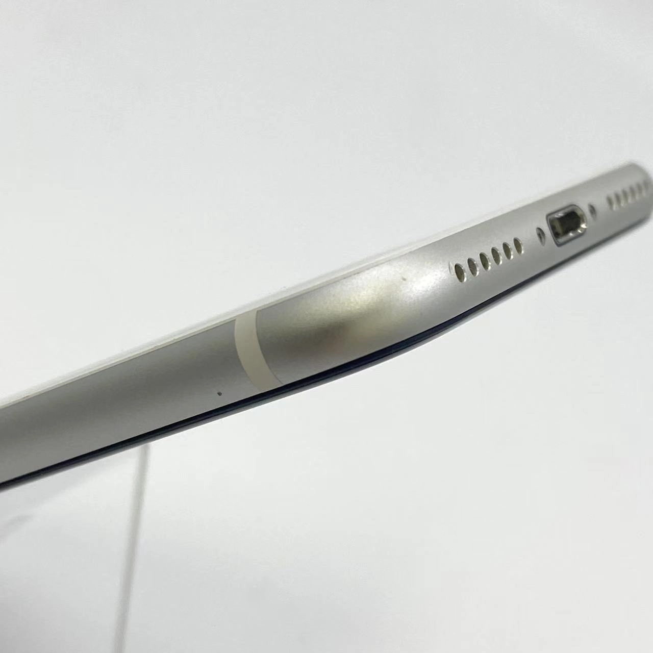 iPhoneSE 第2世代 256GB MHGX3J/A Apple版SIMフリー ジャンク品 ホワイト