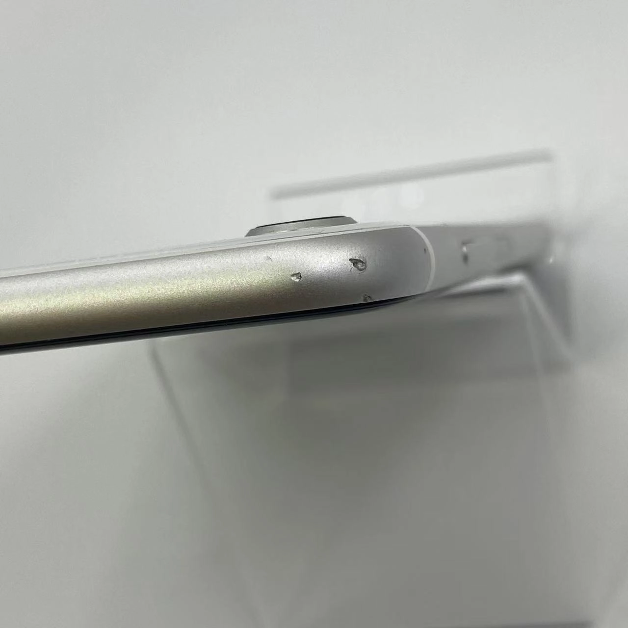 iPhoneSE 第2世代 256GB MXVU2J/A AU版SIMフリー訳あり品 ホワイト au