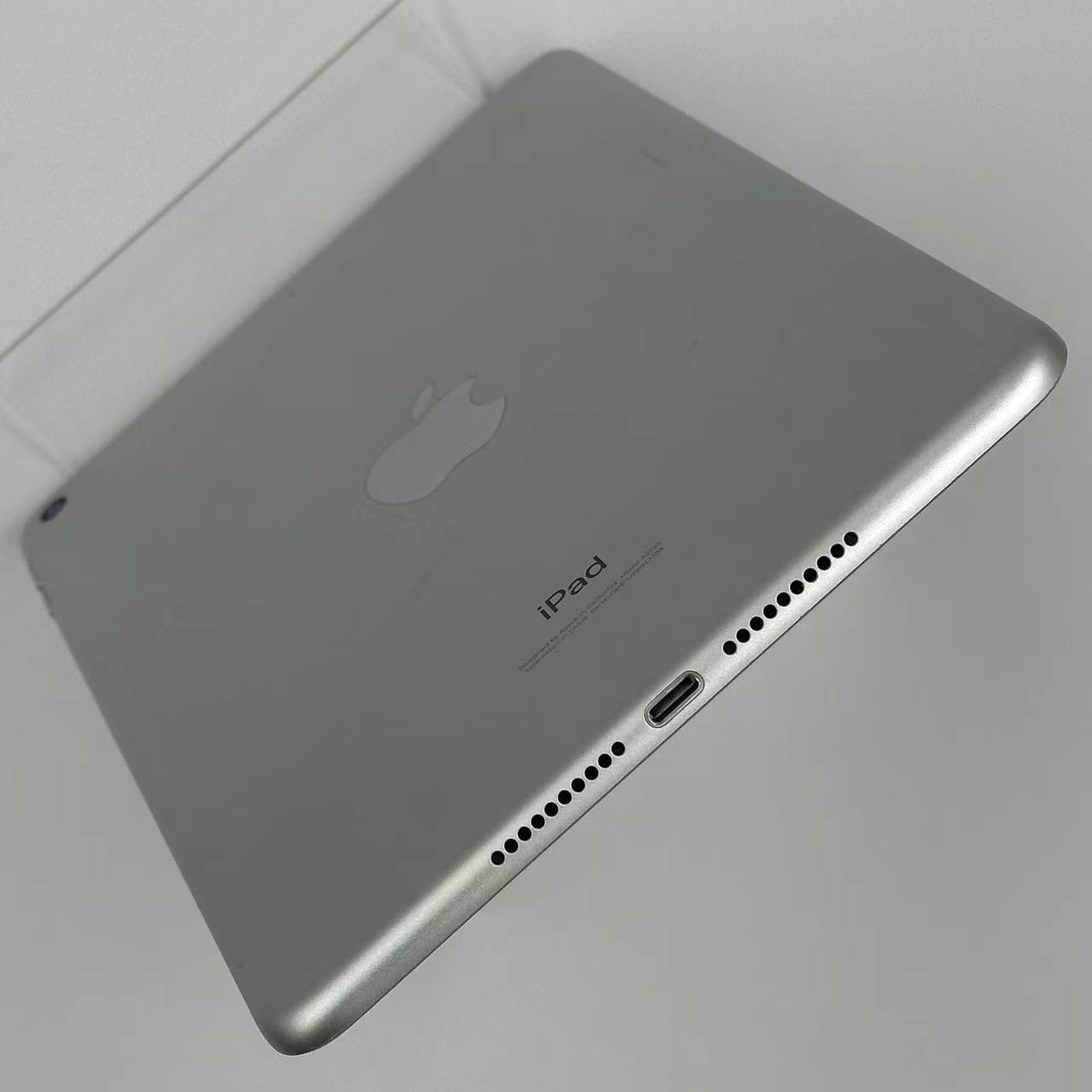 iPad mini 第5世代 海外版Wi-Fiモデル 64GB シルバー MUQX2ZP/A
