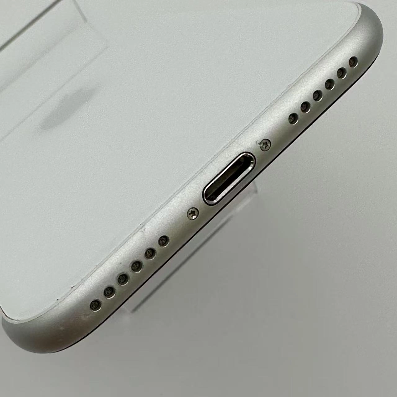 iPhoneSE 第2世代 256GB MXVU2J/A SoftBank版SIMフリー 訳あり品 ホワイト