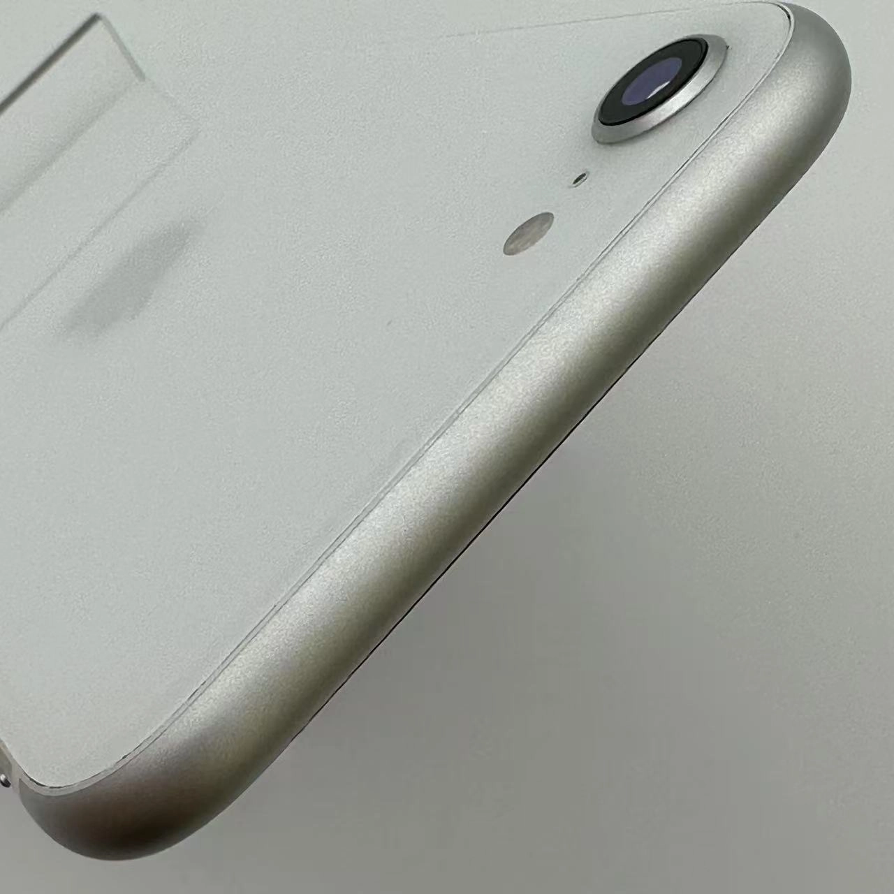 iPhoneSE 第2世代 256GB MXVU2J/A SoftBank版SIMフリー 訳あり品 ホワイト