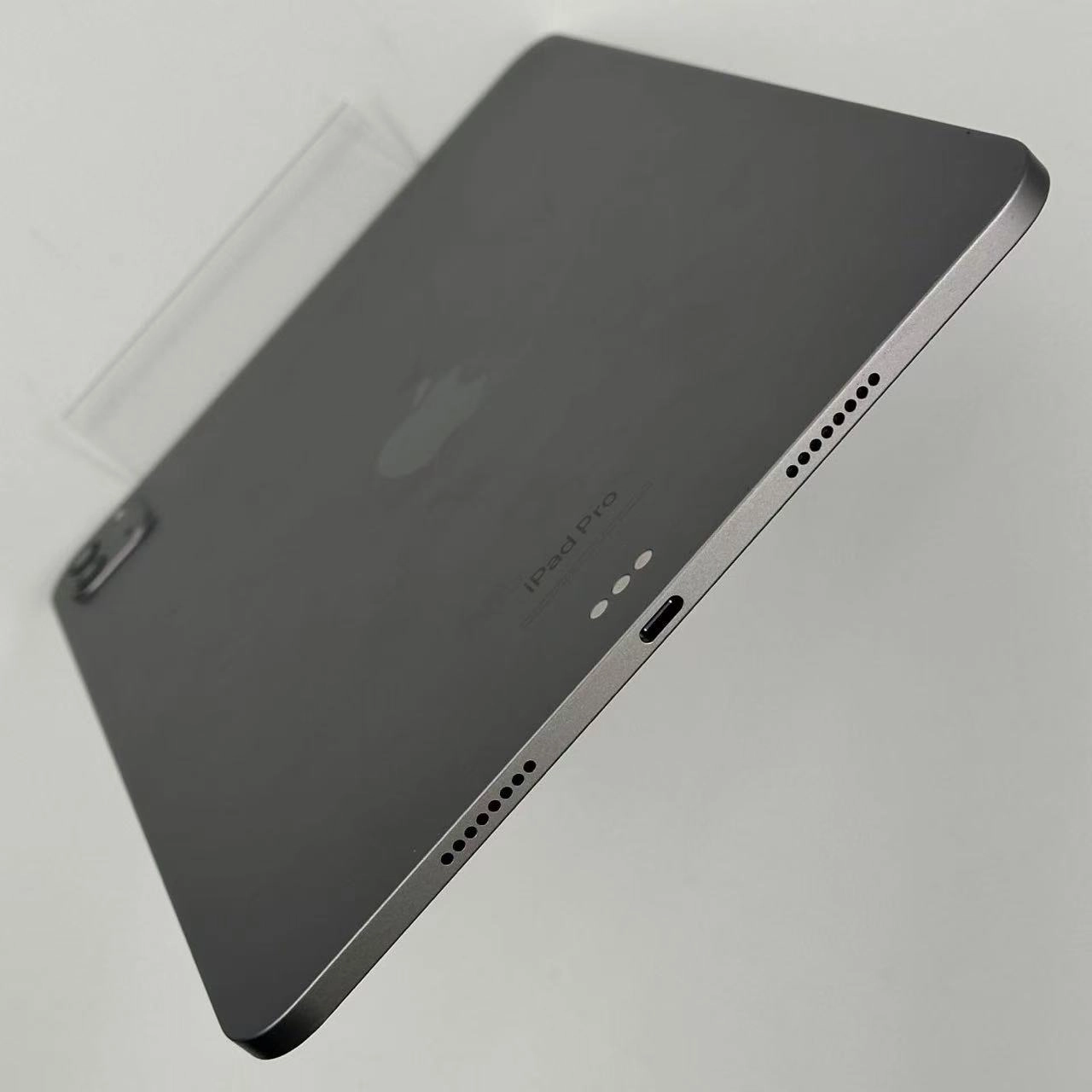 iPad Pro 11インチ 第4世代 Wi-Fiモデル 512GB MNXH3J/A