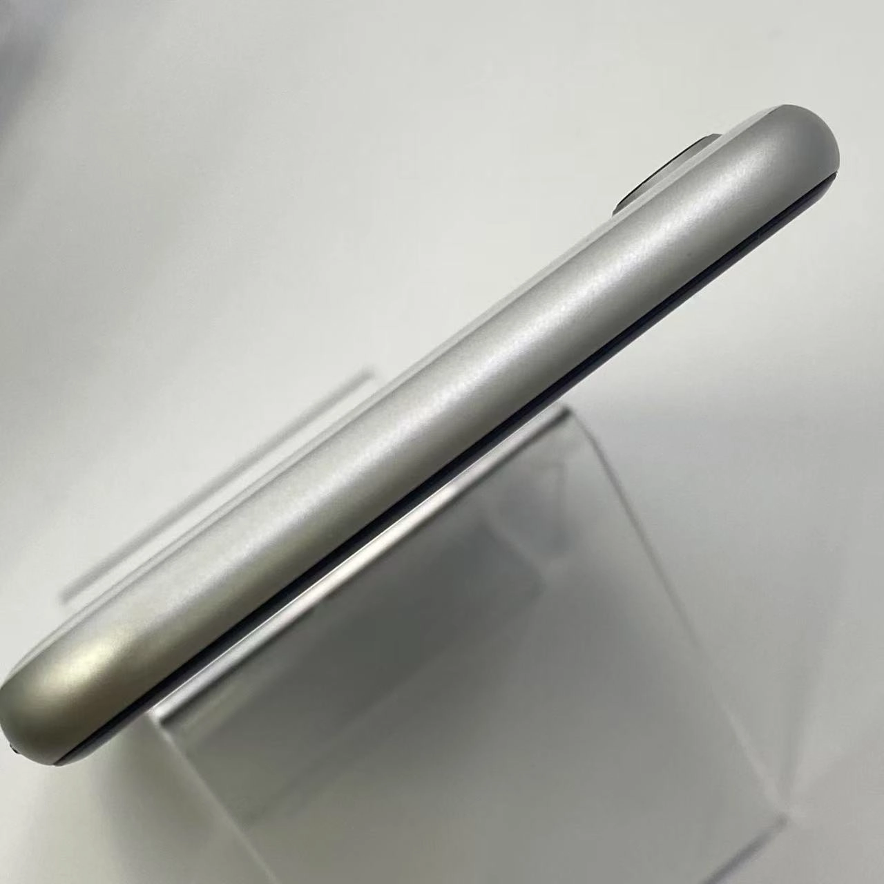 iPhoneSE 第2世代 256GB MHGX3J/A Apple版SIMフリー極美品 ホワイト