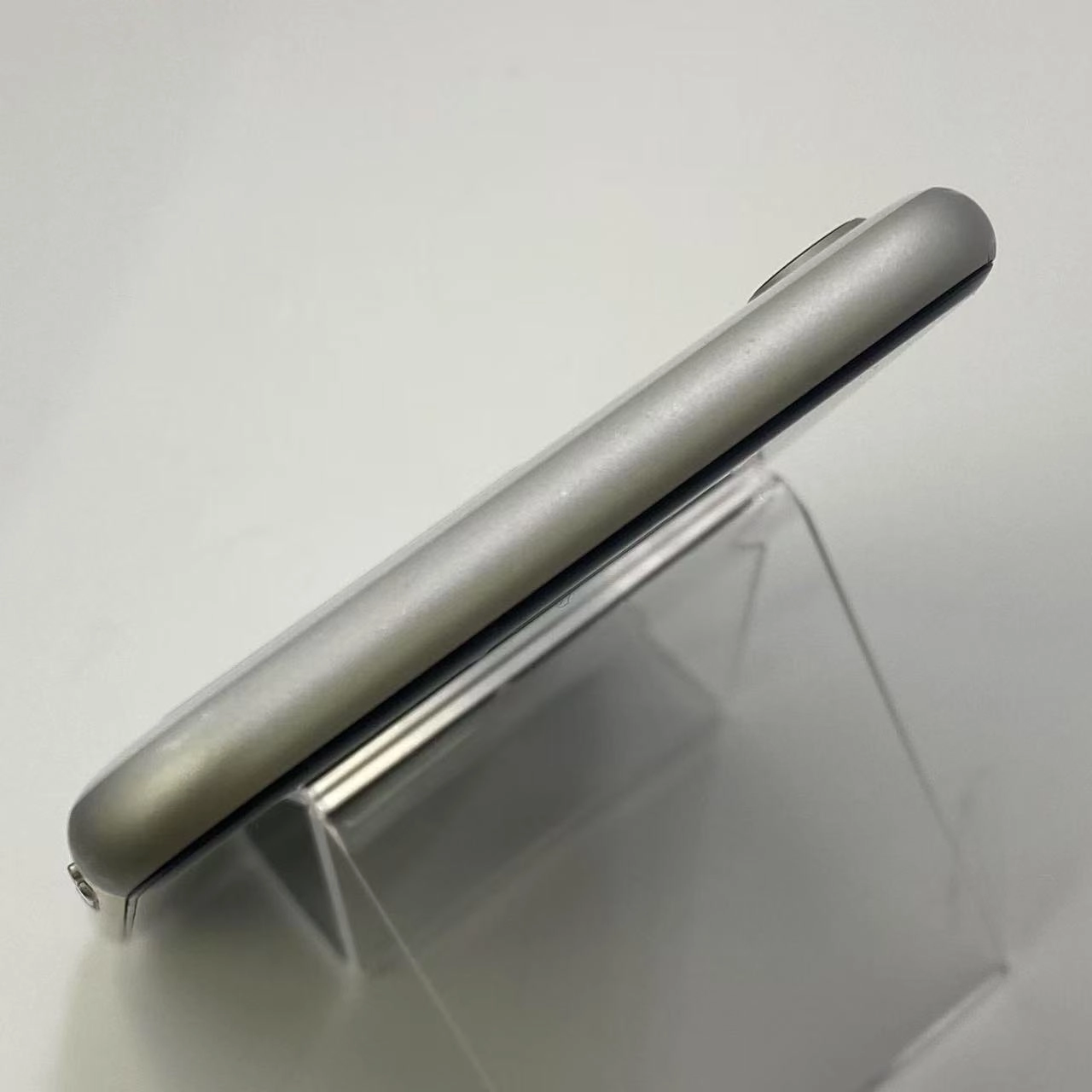 iPhoneSE 第2世代 256GB MXVU2J/A Apple版SIMフリー ホワイト