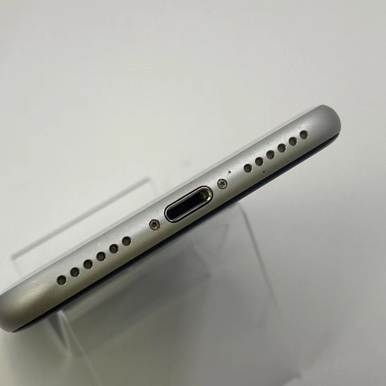 iPhoneSE 第2世代 256GB MXVU2J/A Apple版SIMフリー ホワイト