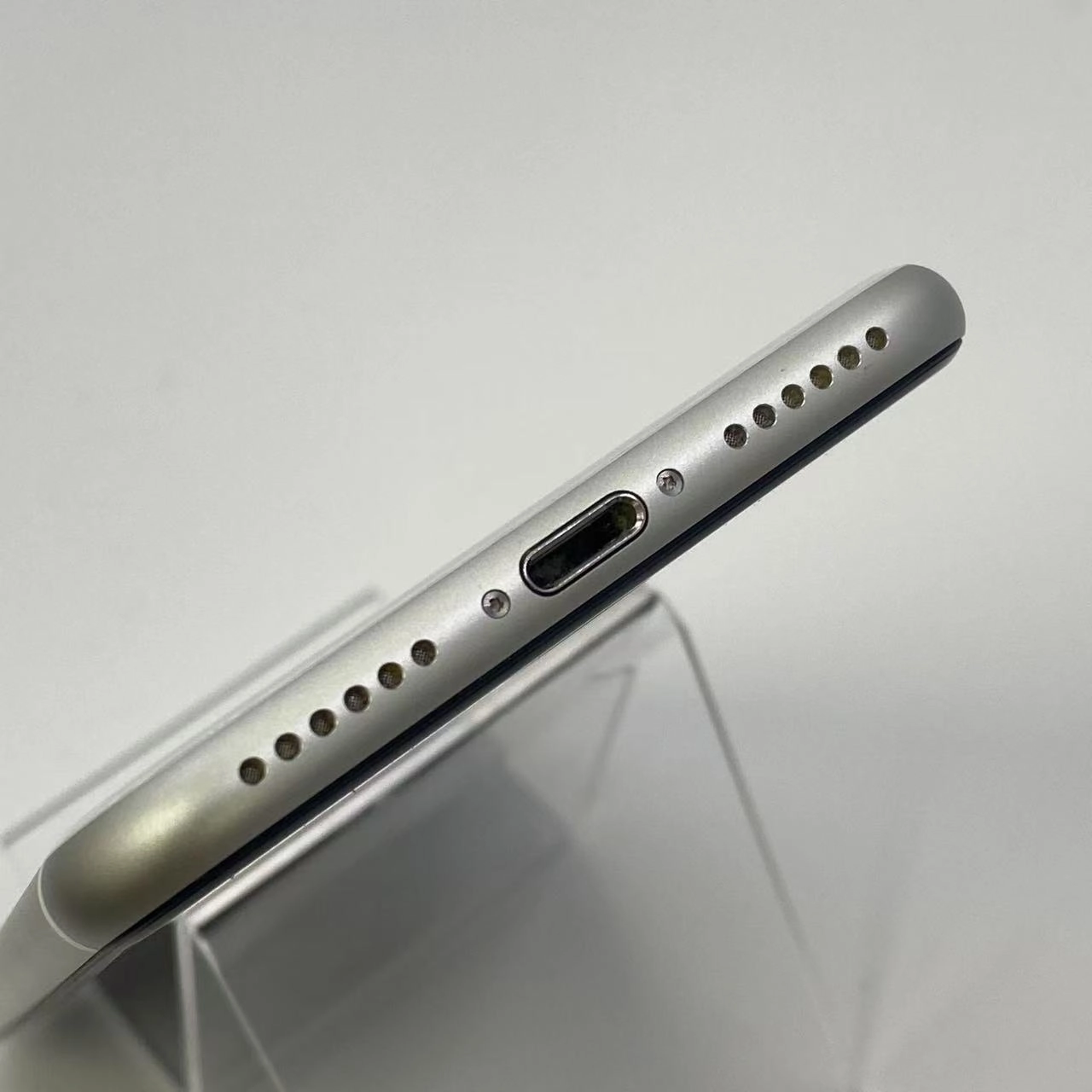 iPhoneSE 第2世代 256GB バッテリー100％ Apple版SIMフリー 極美品 ホワイト