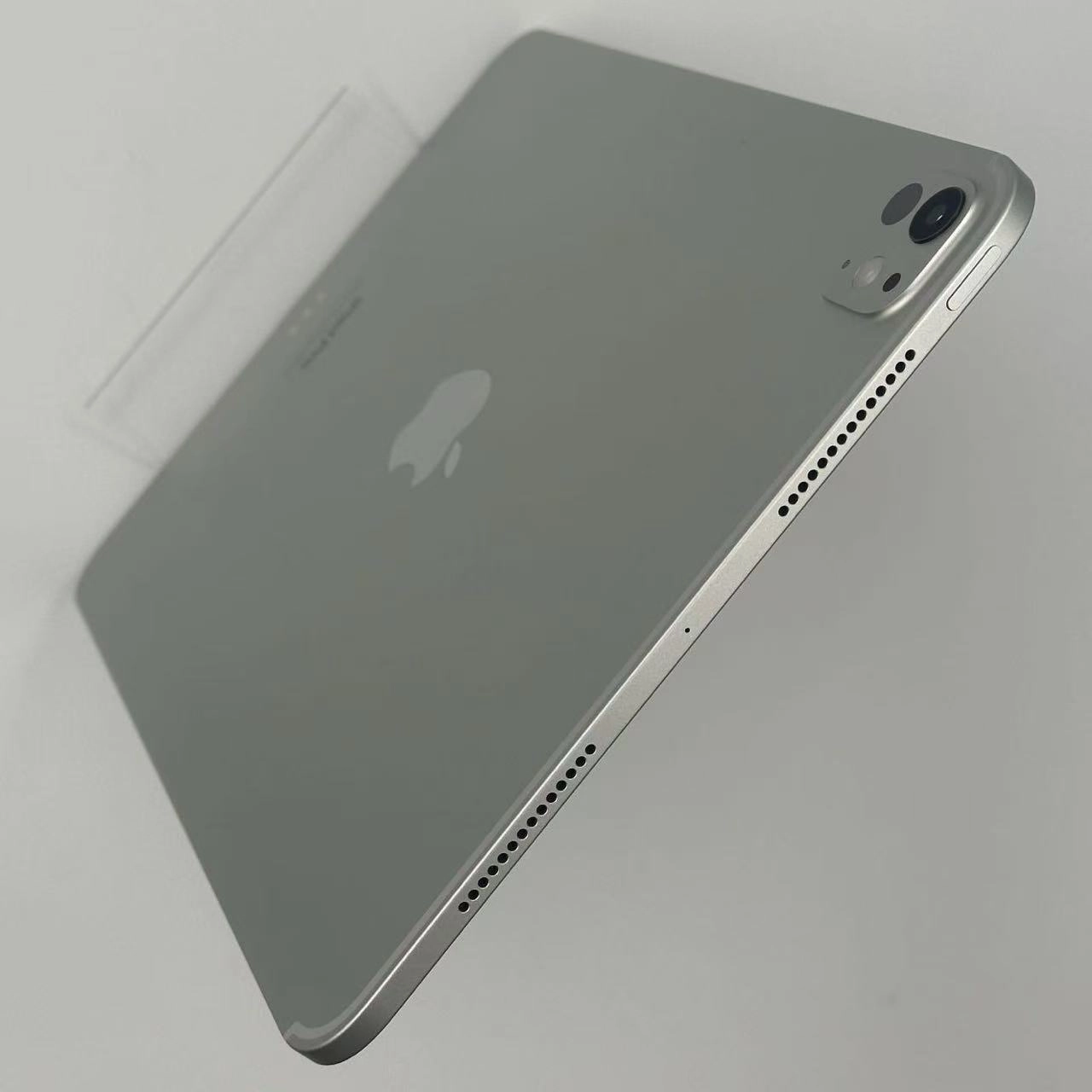 iPad Pro 11インチ 第5世代 Wi-Fiモデル 256GB MVV93J/A 新品同様