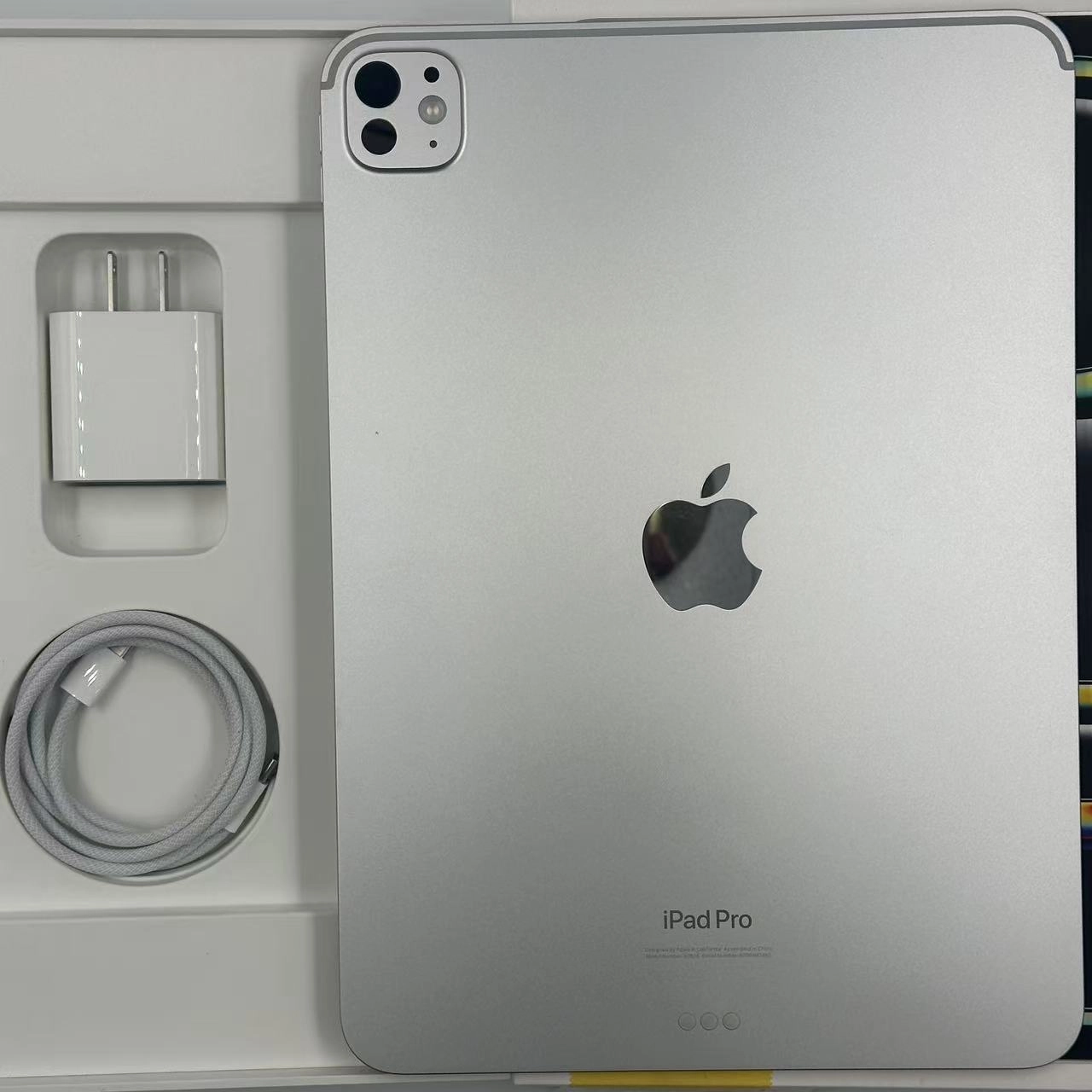 iPad Pro 11インチ 第5世代 Wi-Fiモデル 256GB MVV93J/A 新品同様