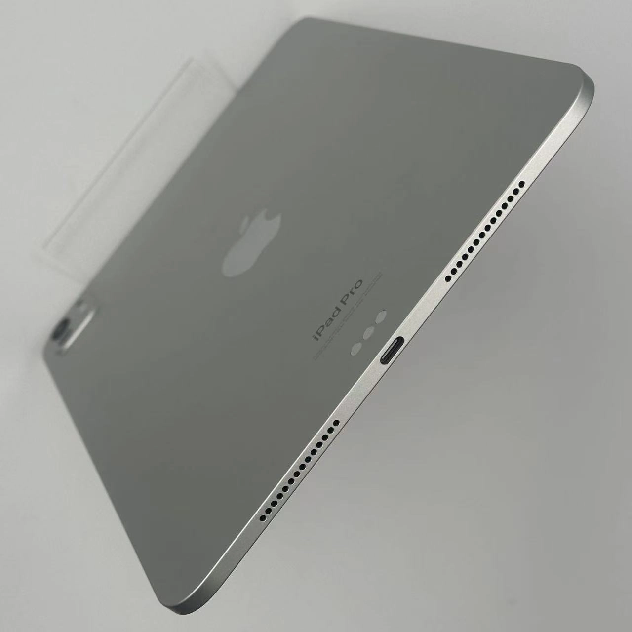 iPad Pro 11インチ 第5世代 Wi-Fiモデル 256GB MVV93J/A 新品同様