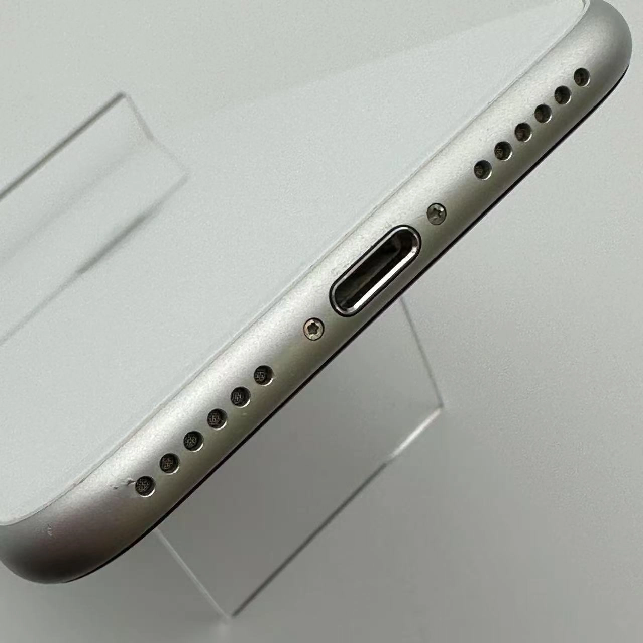 iPhoneSE 第2世代 256GB MXVU2J/A Apple版SIMフリー 訳あり品 ホワイト