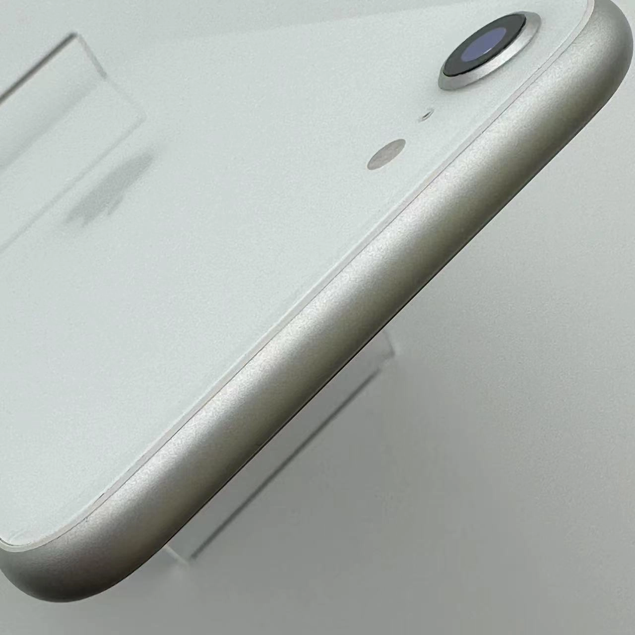 iPhoneSE 第2世代 256GB MXVU2J/A au版SIMフリー ホワイト