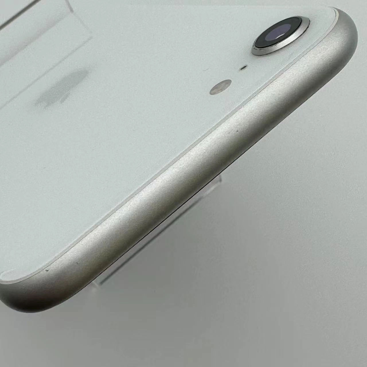 iPhoneSE 第2世代 256GB MXVU2J/A Apple版SIMフリー ホワイト