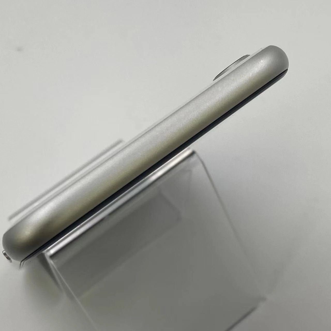 iPhoneSE 第2世代 256GB NXVU2J/A SoftBank版SIMフリー ホワイト