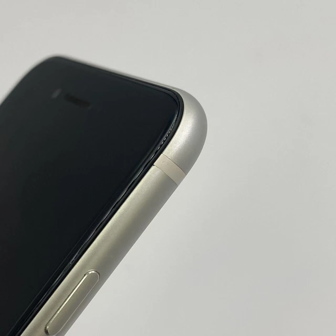 iPhoneSE 第2世代 256GB NXVU2J/A SoftBank版SIMフリー ホワイト