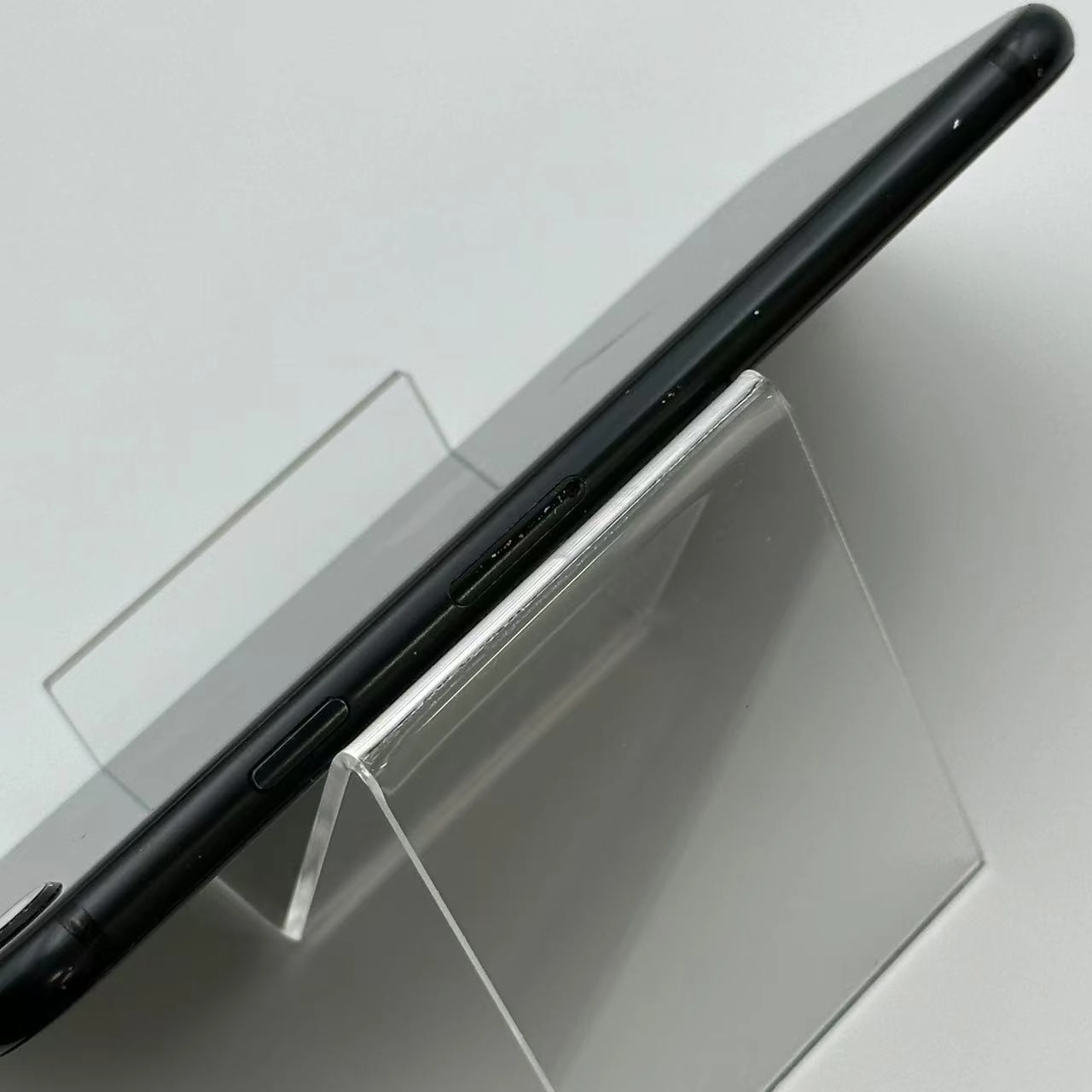 iPhoneSE 第2世代 256GB NXVT2J/A docomo版SIMフリー 訳あり品 ブラック