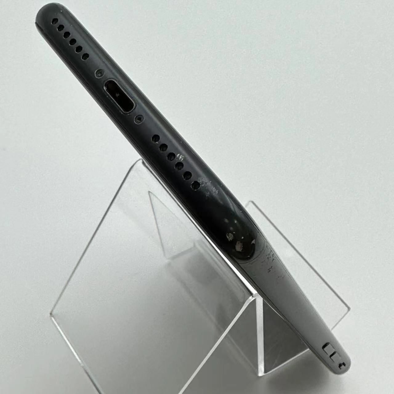 iPhoneSE 第2世代 256GB NXVT2J/A docomo版SIMフリー 訳あり品 ブラック