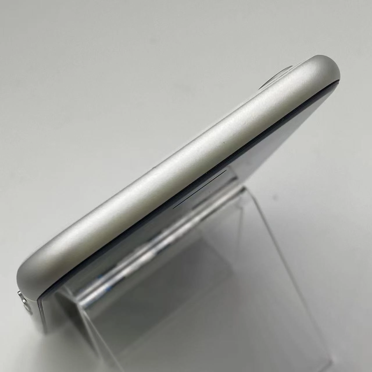 iPhoneSE 第2世代 256GB MXVU2J/A Apple版SIMフリー 訳あり品 ホワイト