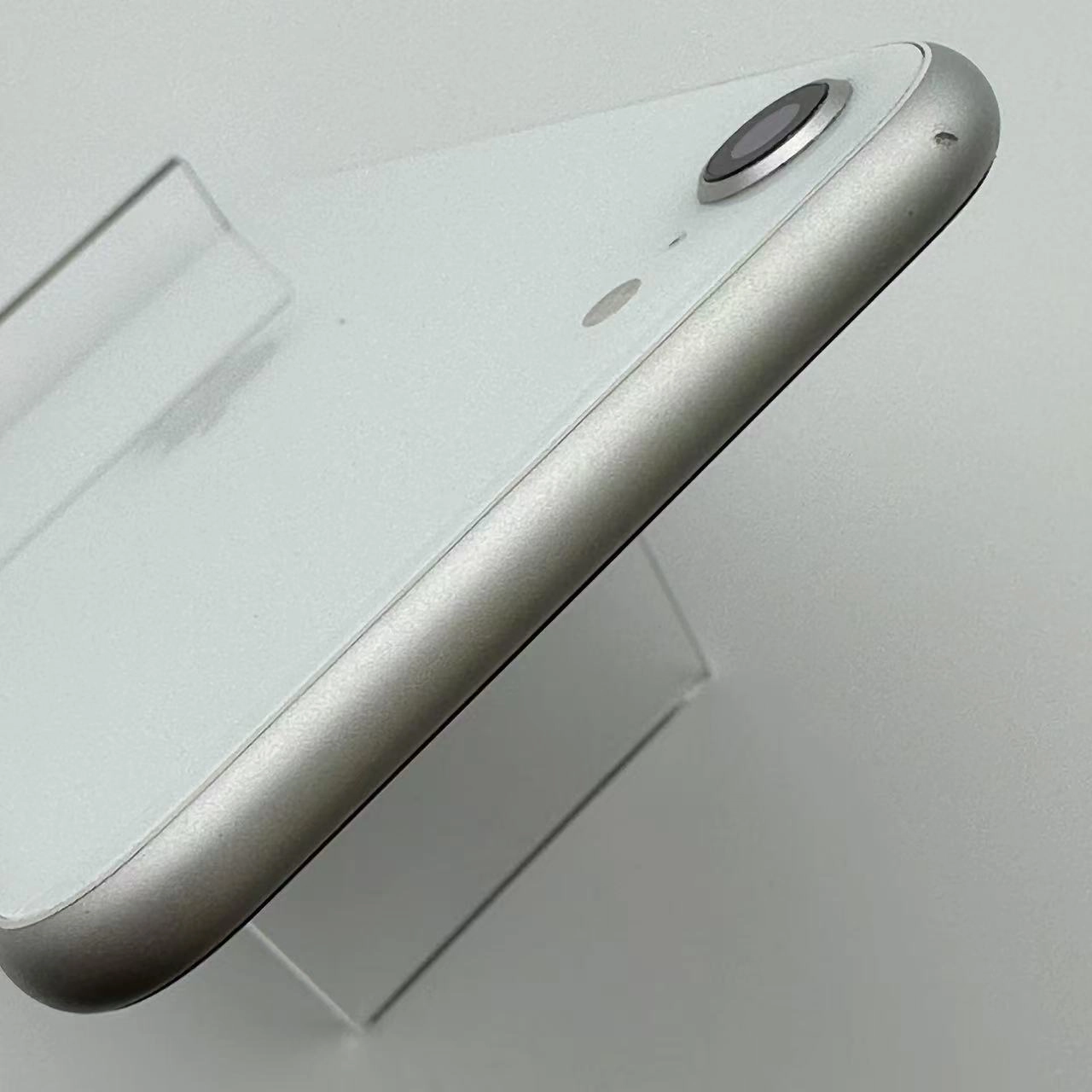 iPhoneSE 第2世代 256GB バッテリー100％ au版SIMフリー ホワイト