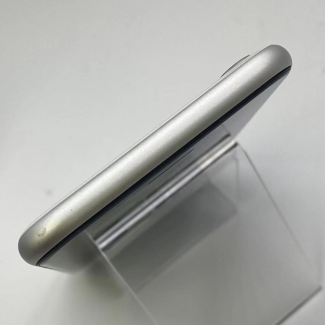 iPhoneSE 第2世代 256GB MXVU2J/A AU版SIMフリー 美品 ホワイト au