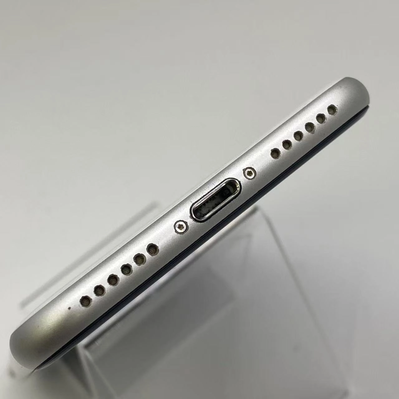 iPhoneSE 第2世代 256GB バッテリー100％ Apple版SIMフリー ホワイト